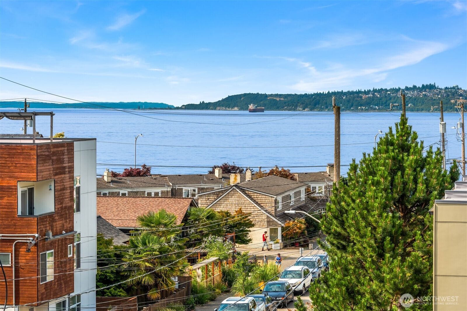 Property Photo:  2454  55th Avenue SW A  WA 98116 