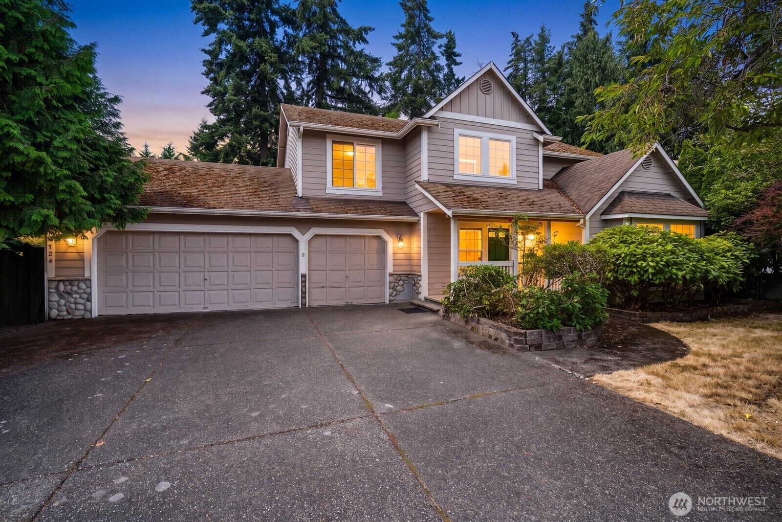Property Photo:  5724  Hillpointe Circle  WA 98037 