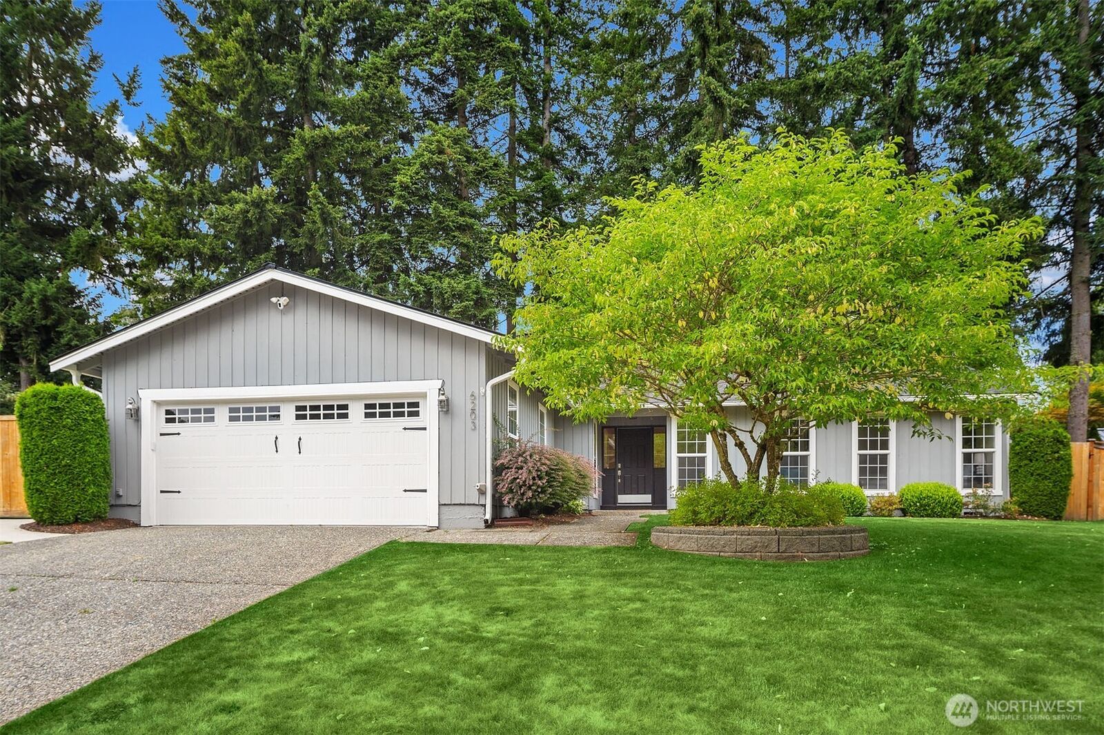 Property Photo:  6203  144th Avenue NE  WA 98052 