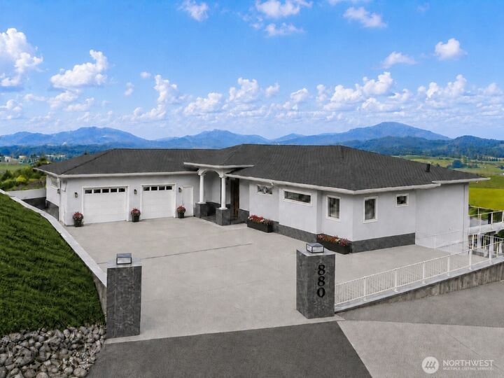 Property Photo: 880 Bella Vista Lane WA 98233