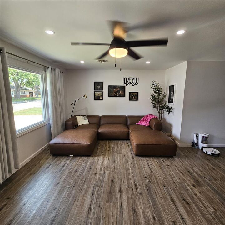 Property Photo:  409 Maple Nut Drive  IN 47330 