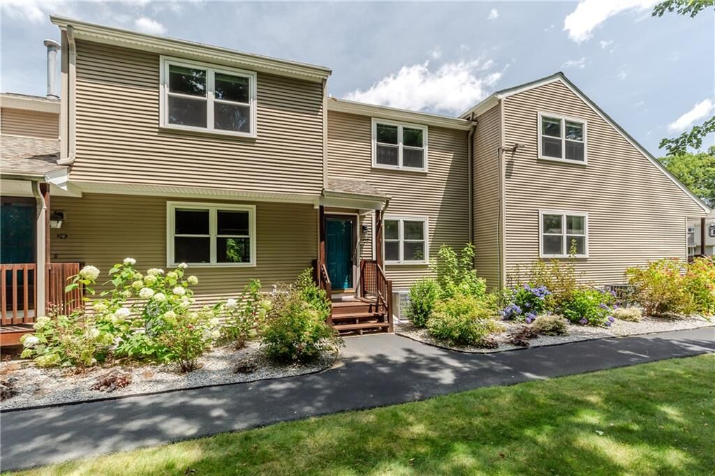 Property Photo:  351 New London Avenue 106  RI 02886 