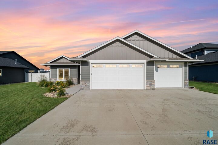 Property Photo:  310 Quartzite Ave  SD 57064 