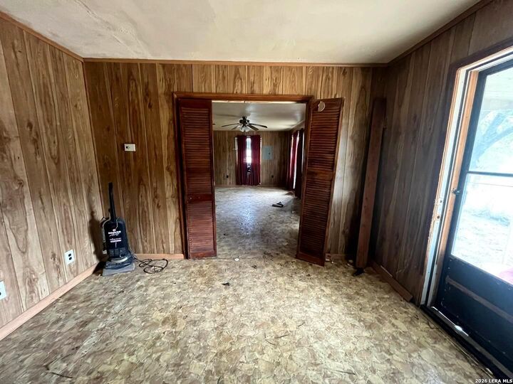 Property Photo:  465 Peach St  TX 78050 