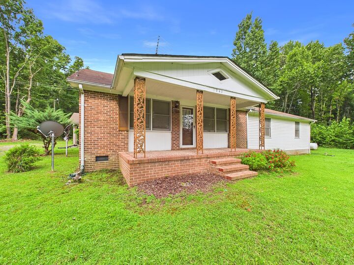 Property Photo: 1940 Country Club Drive VA 23924