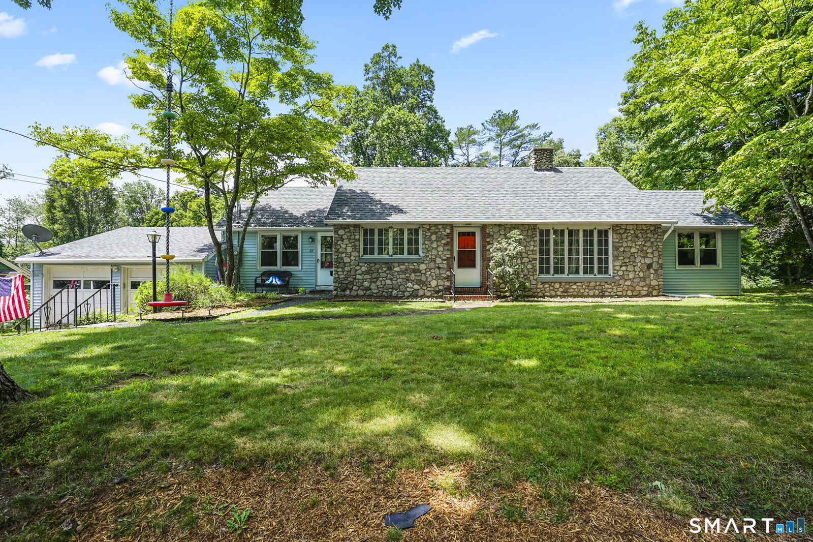 Property Photo:  27 Bevin Boulevard  CT 06424 
