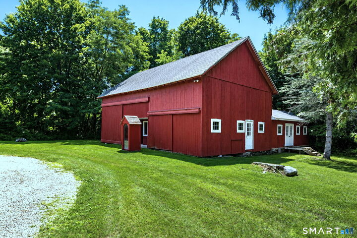 Property Photo:  18 East Street  CT 06751 