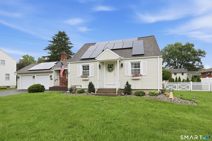 Property Photo:  142 Nicholson Street  CT 06111 