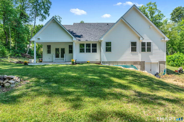 Property Photo:  7 Thamesview Pentway  CT 06335 