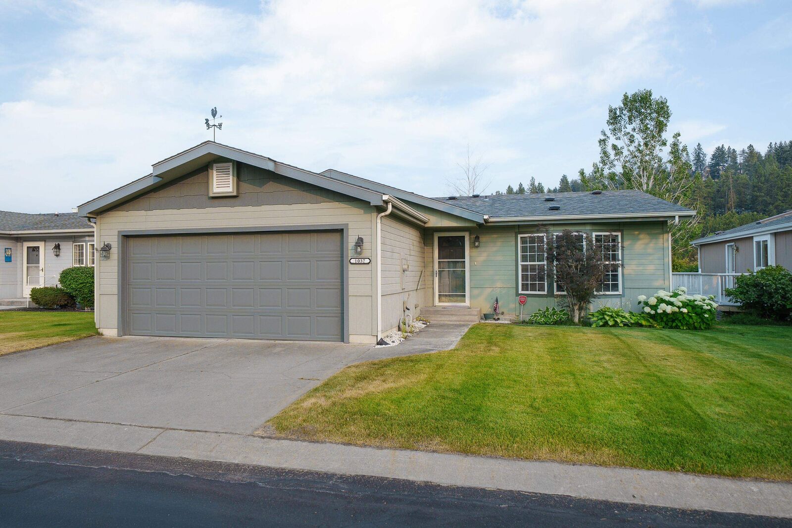 Property Photo:  1037 W Sunny Creek Cir  WA 99224-8457 