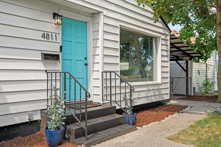 Property Photo: 4811 N Oak St WA 99205