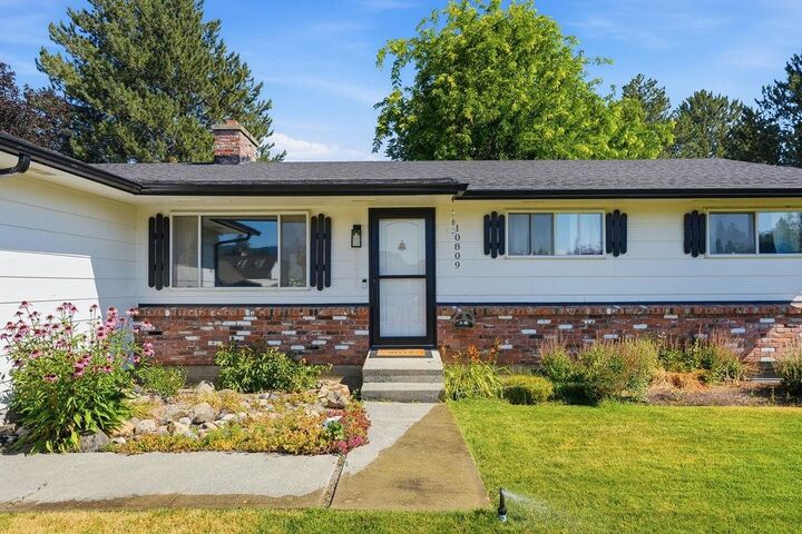 Property Photo: 10809 E 35th Ave WA 99206