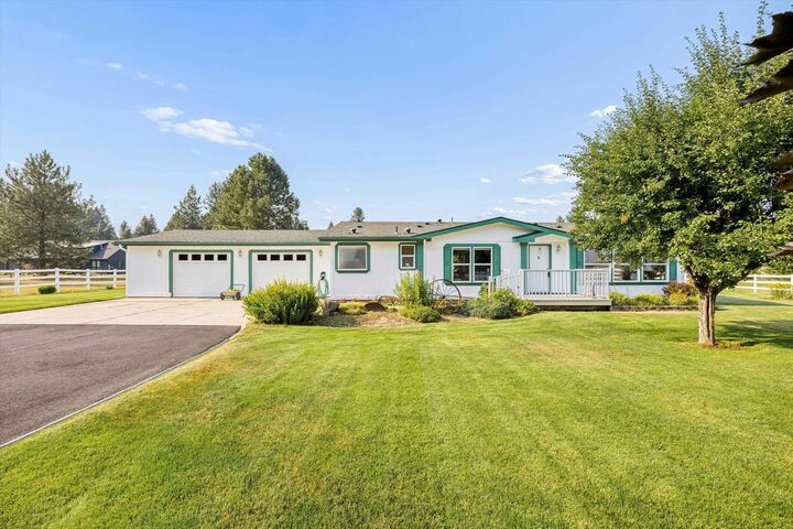 Property Photo: 1108 W Westmoreland Rd WA 99006