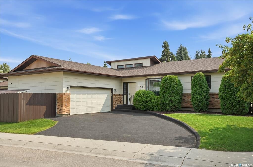 Property Photo:  746 Wilkinson Way  SK S7N 3L5 