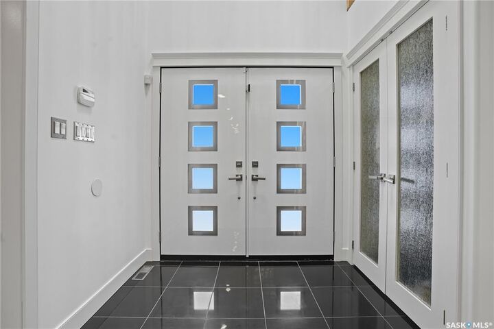 Property Photo: 34 Leslie Place SK S4S 6R2