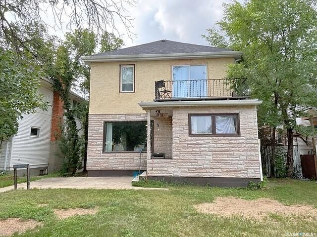 347 Ominica Street W — photo 1