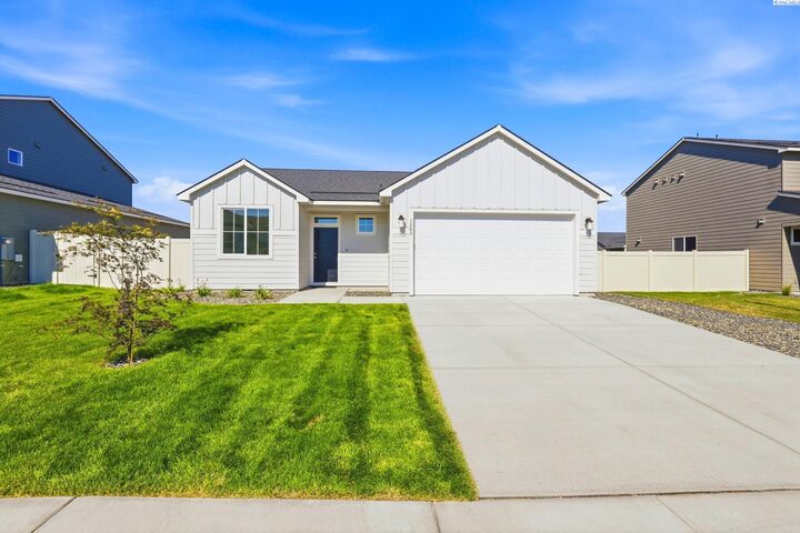Property Photo: 1209 17th St WA 99320