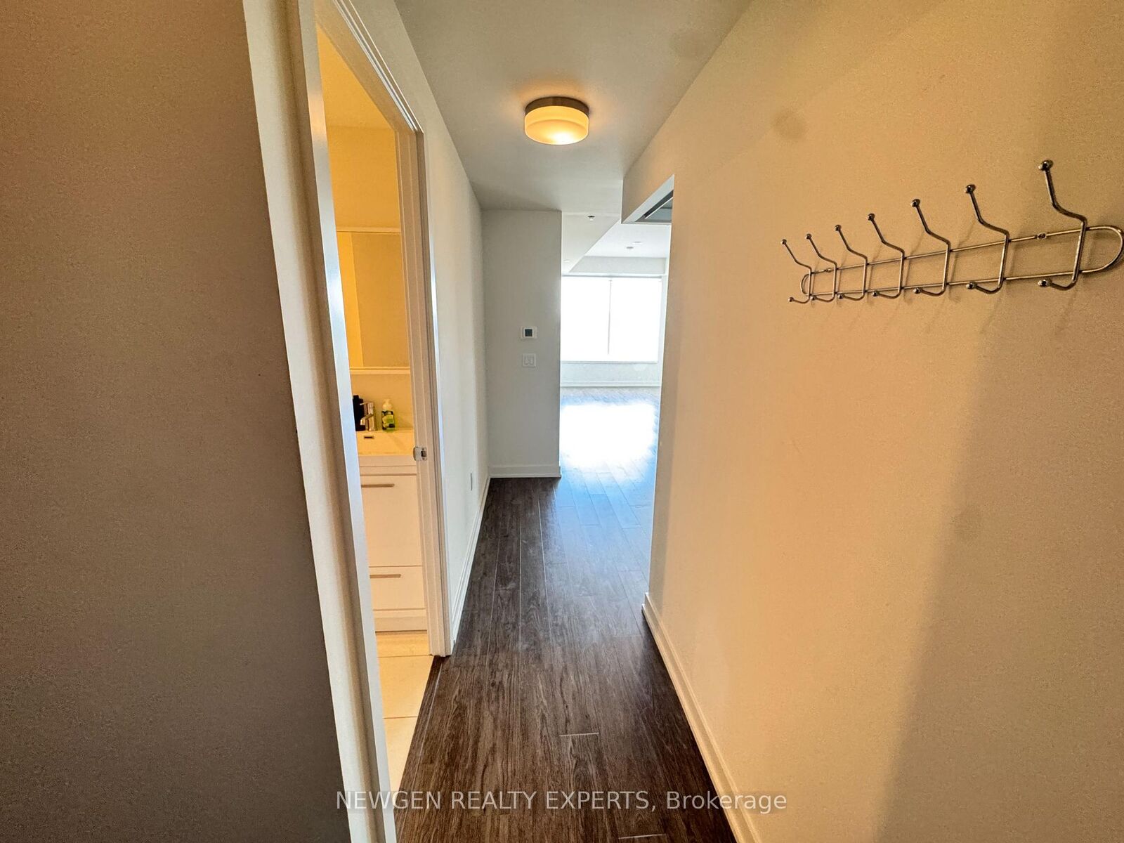 Property Photo:  212 King William Street 1220  ON L8R 0A7 