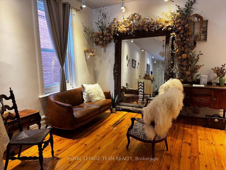 Property Photo: 620 Cooper Street ON K1R 5J2