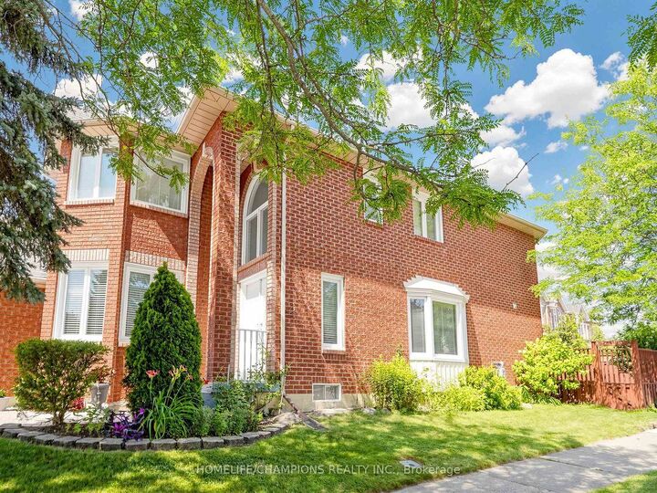 Property Photo: 1622 Sandhurst Crescent ON L1V 6R5