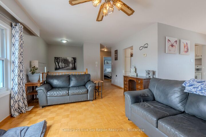 Photo de la propriété:  272 Patricia Street  ON P1B 7Z3 