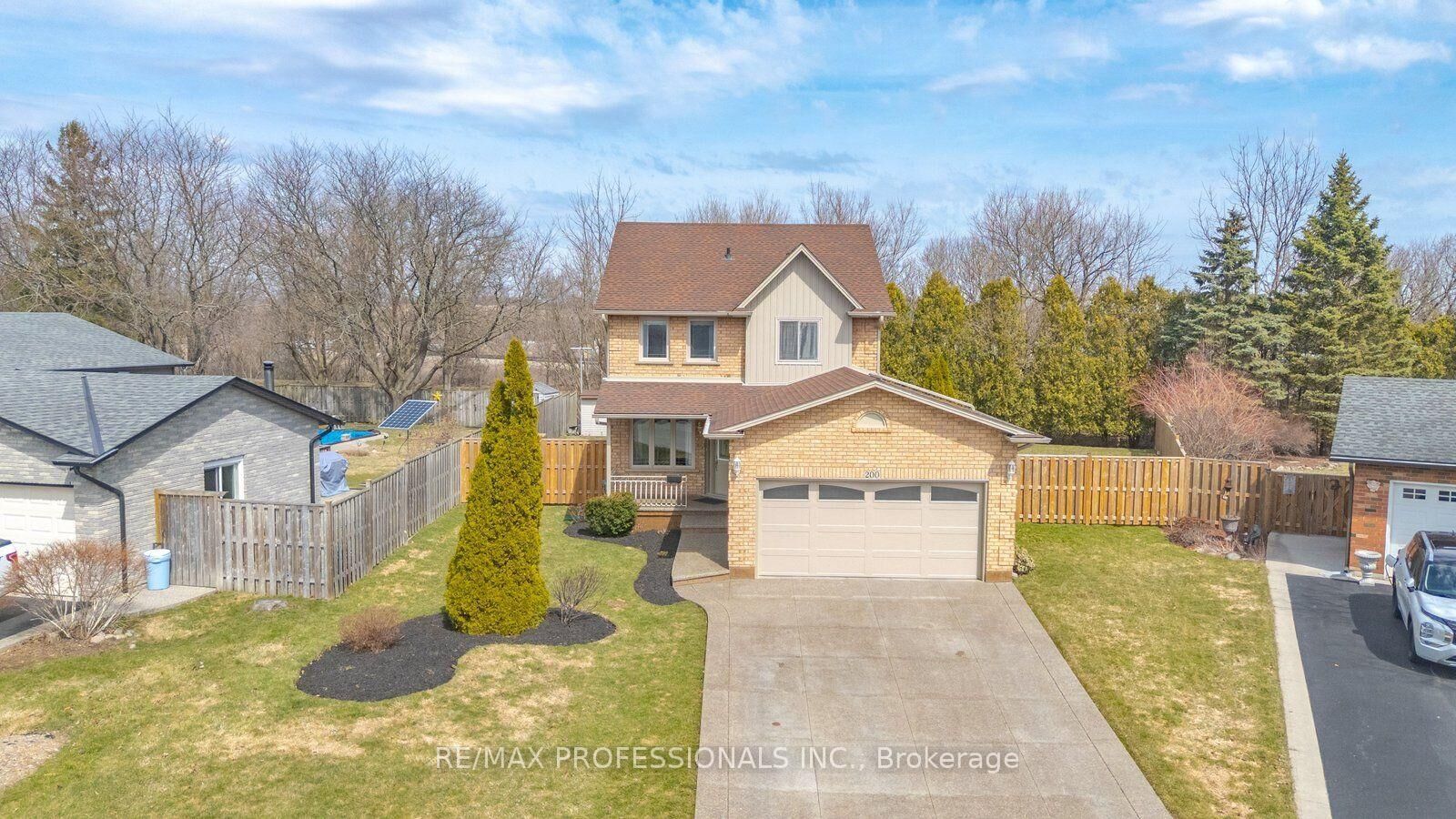 Property Photo:  200 Morrison Drive  ON N3W 1A8 