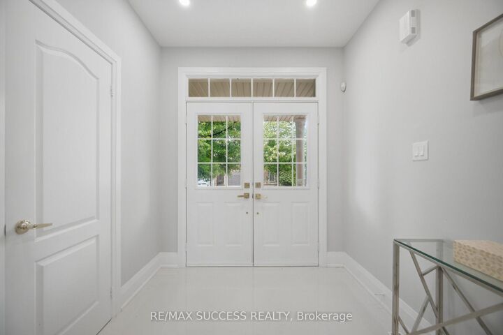 Property Photo:  1019 Donnelly Street  ON L9T 0A2 
