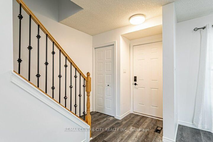 Property Photo: 1725 Ernest Avenue 22 ON N6E 2W3