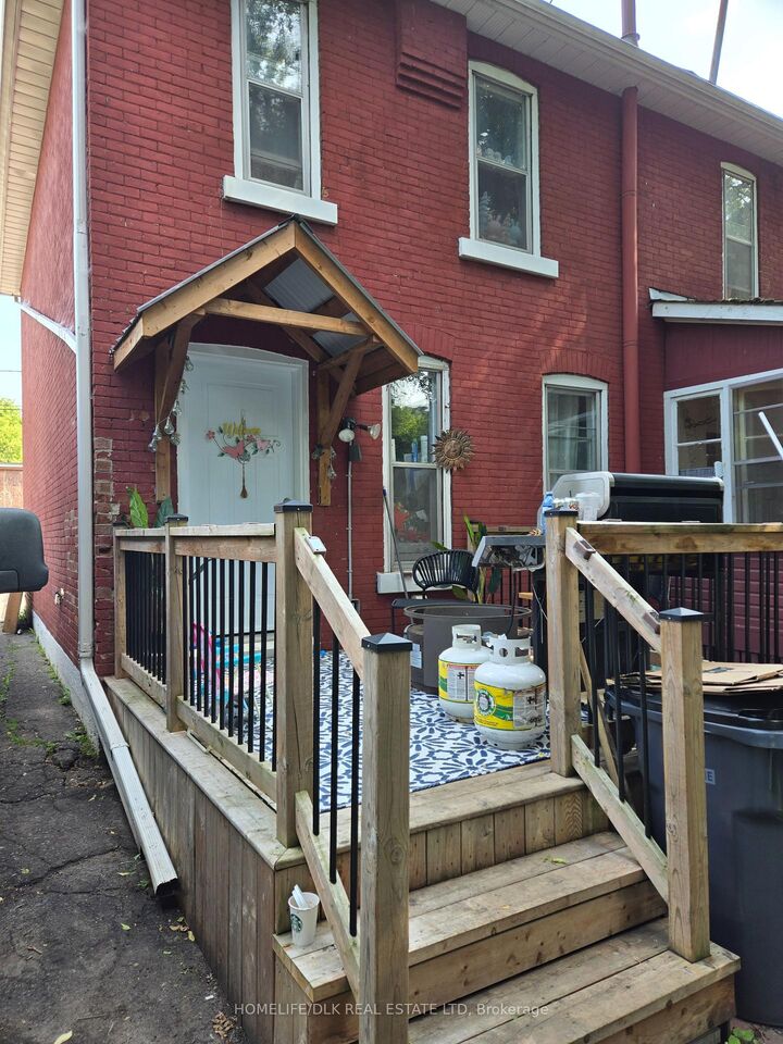 Property Photo:  60 George Street  ON K6V 3V5 