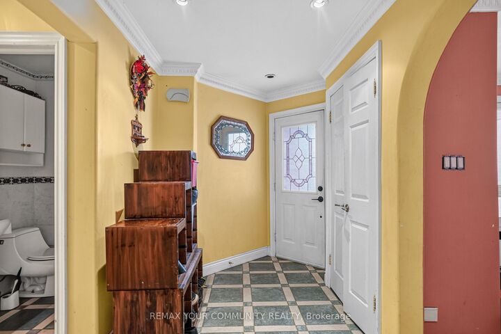 Property Photo: 79 Westhampton Drive ON L4J 7J7