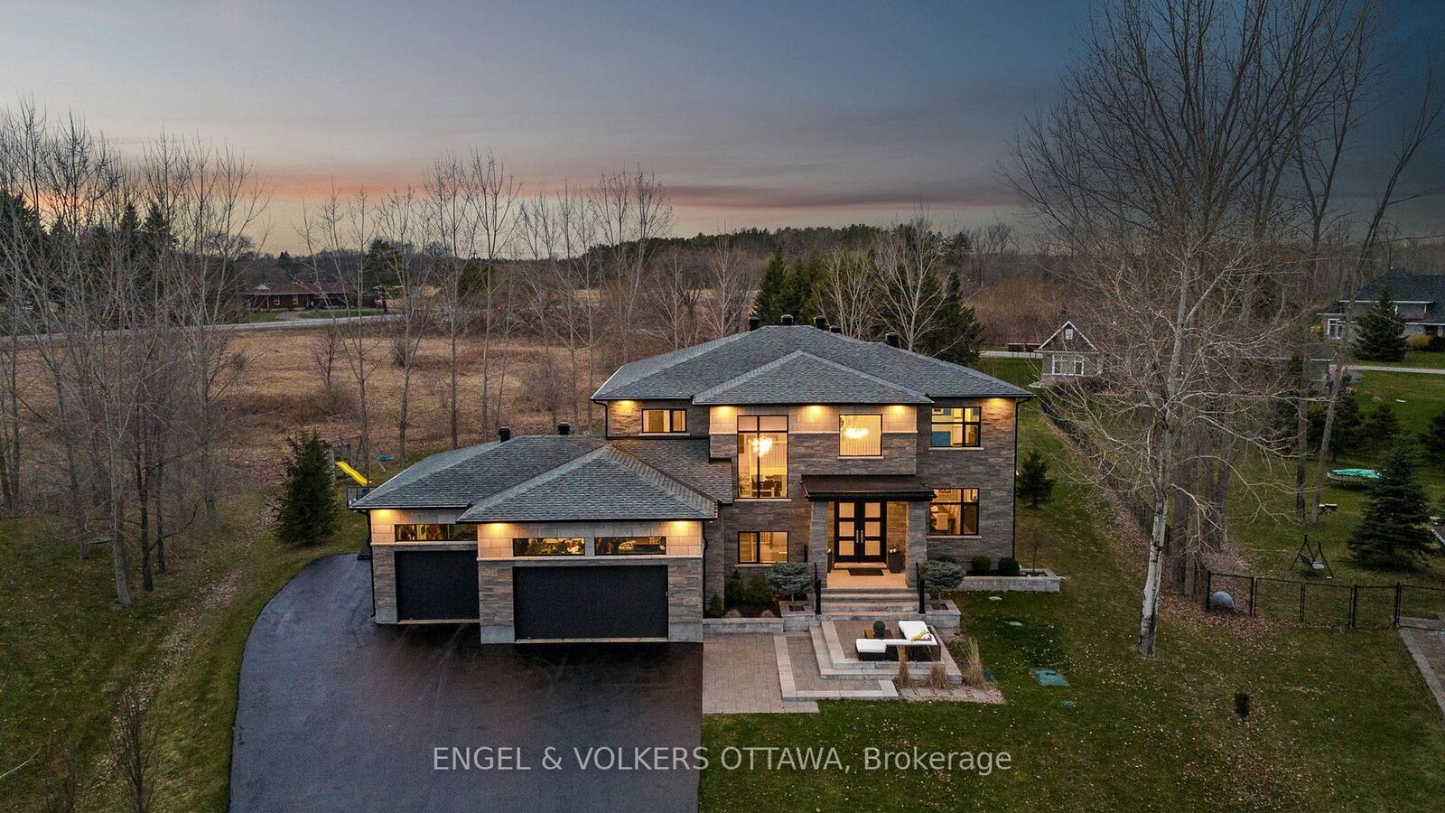Property Photo:  532 Leimerk Court  ON K4M 0E8 