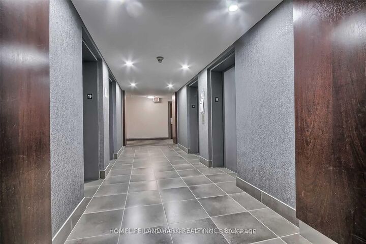 Property Photo:  17 Barberry Place 1507  ON M2K 3E2 
