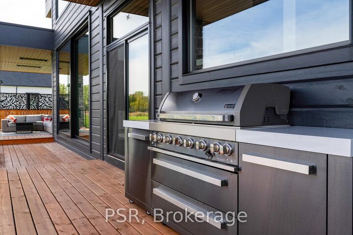 Property Photo: 4 Raintree Court ON L9Y 0K2