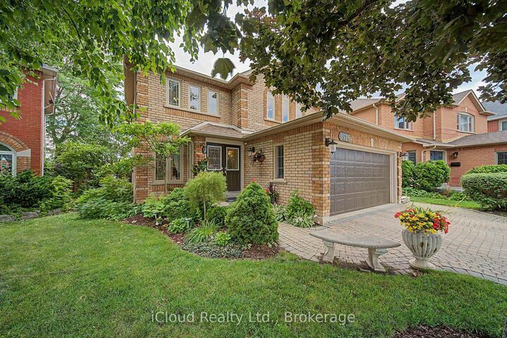 Property Photo:  3926 Baggins Court  ON L5N 7A3 