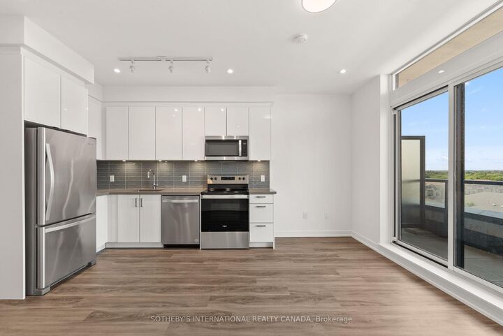 Property Photo: 1010 Dundas Street E Ph 20 ON L1N 0L6
