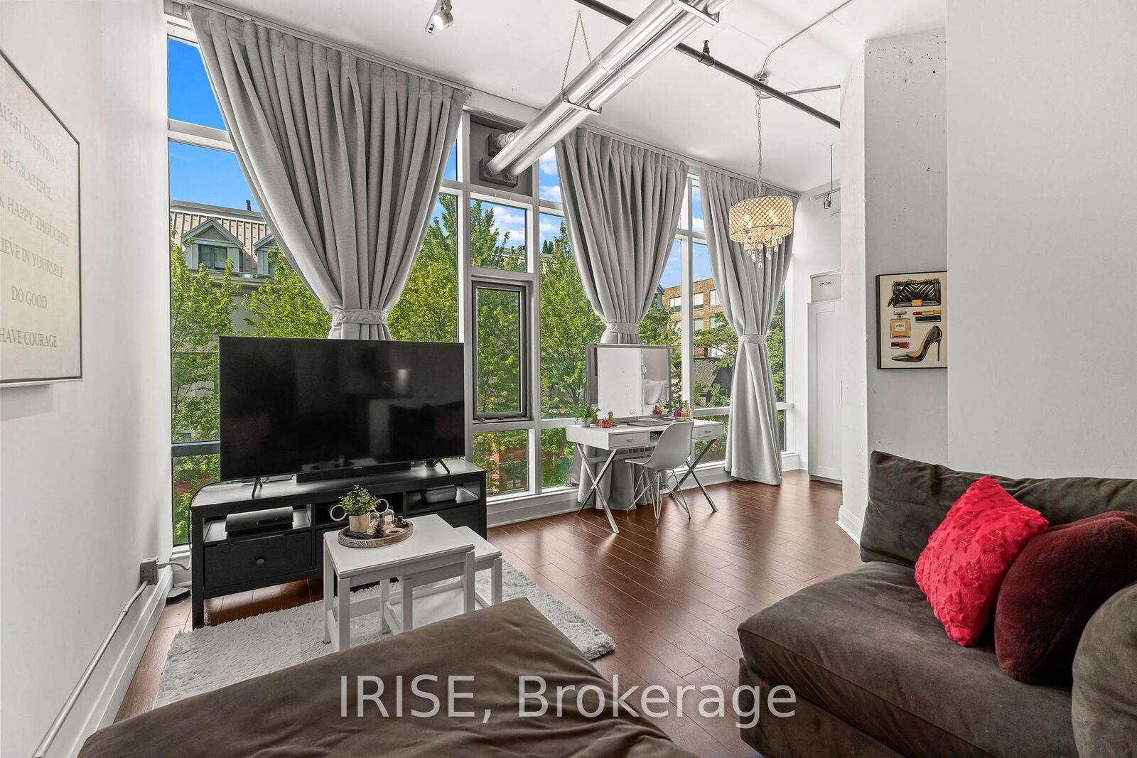 Property Photo: 477 Richmond Street W 305 ON M5V 3E7