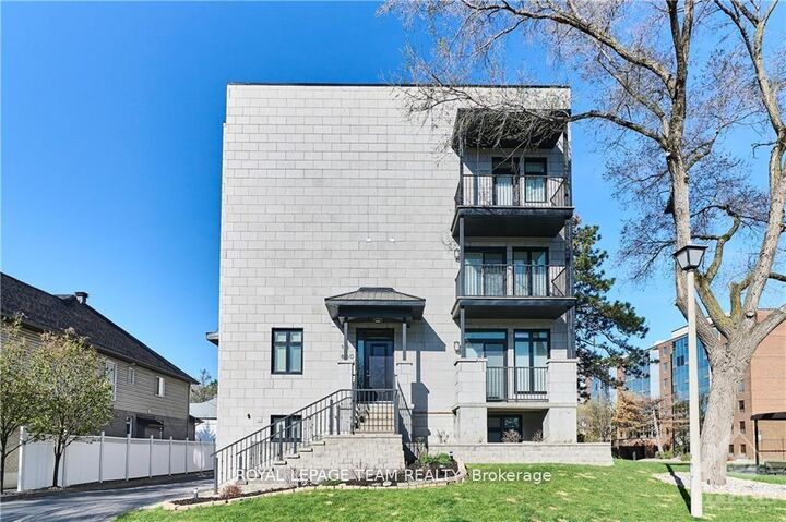 Property Photo: 800 Melwood Avenue 10 ON K2A 3C3