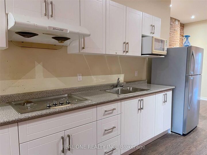 Property Photo:  173 King Street E 2  ON L8N 1B3 