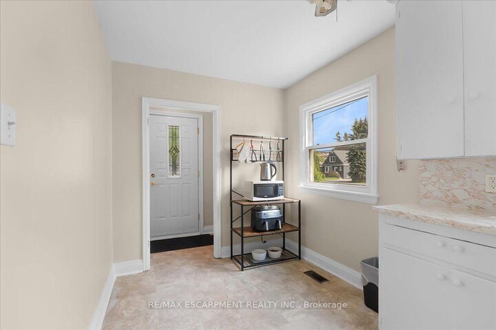 Property Photo: 128 East 39th Street ON L8V 4H3