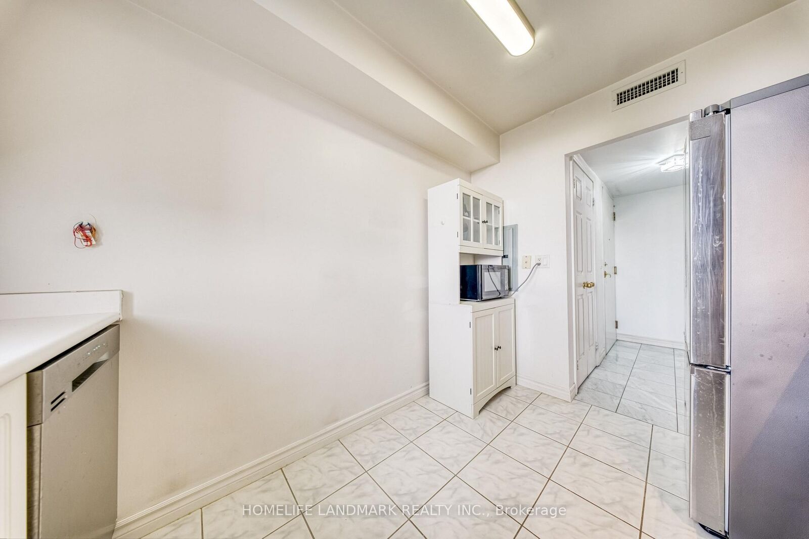 Property Photo: 2627 McCowan Road NW 1206 ON M1S 5T1