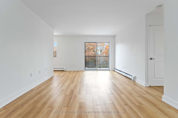 Property Photo: 540 Proudfoot Lane 401 ON N6H 1W3