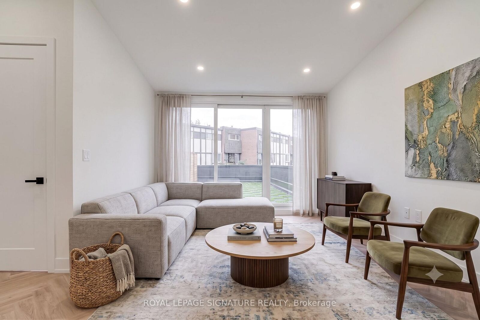 Property Photo: 861 O'Connor Drive 1 ON M4B 2S7