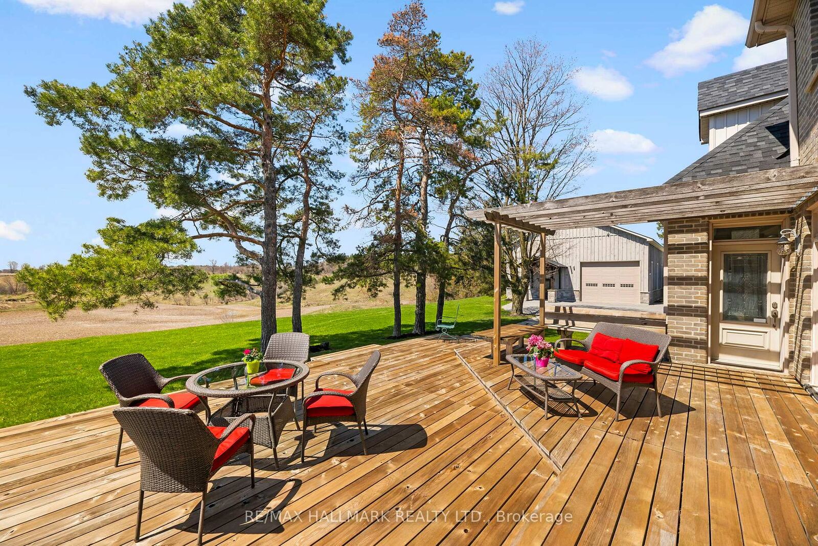 Property Photo: 5038 Thornton Road N ON L1H 7K4