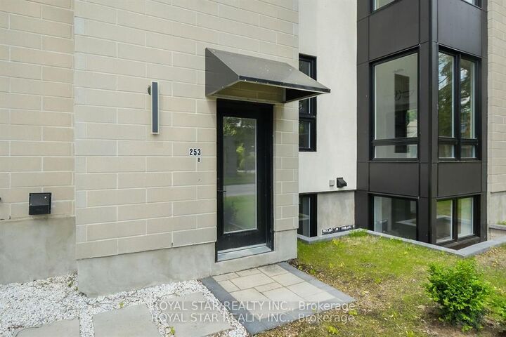 Property Photo: 253 Duncairn Avenue Unit B ON K1Z 5P3