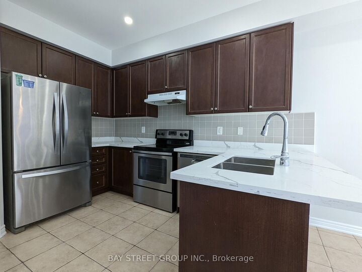 Photo de la propriété:  80 Brock Avenue  ON L6C 0S9 