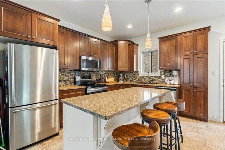 Property Photo:  18 McDougall Drive  ON K8N 4Z5 