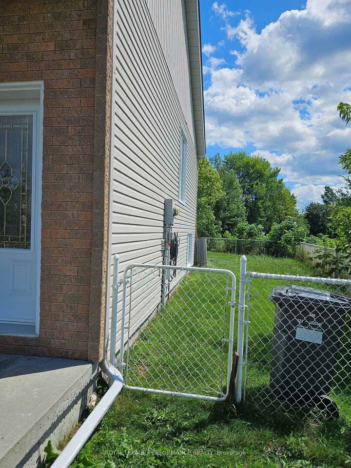 Photo de la propriété:  350 Higginson Street  ON K6A 3W7 
