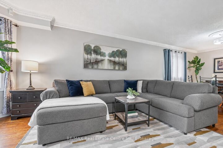 339 Daniel Crescent — photo 1
