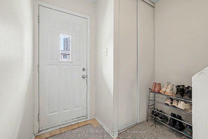 Property Photo: 1239 Bowmount Street 73 ON K1J 8T4