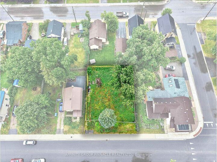 Property Photo:  82 King Street  ON K9V 1C8 